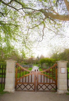 Visby gate to garden